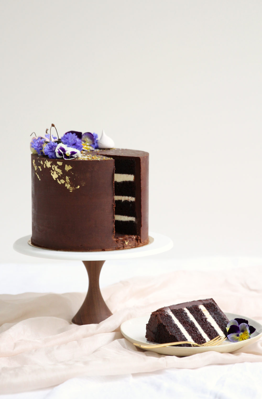 Portfolio Chocolate Temptation Cove Cake Design Luxury Wedding Cakes Dublin