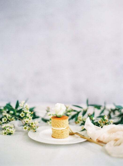 Mini white mocha cake Cove Cake Design Mini white mocha cake Cove Cake Desig