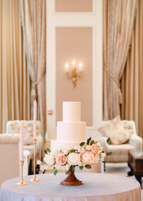 Romantic wedding cake Romantic Wedding Cake
